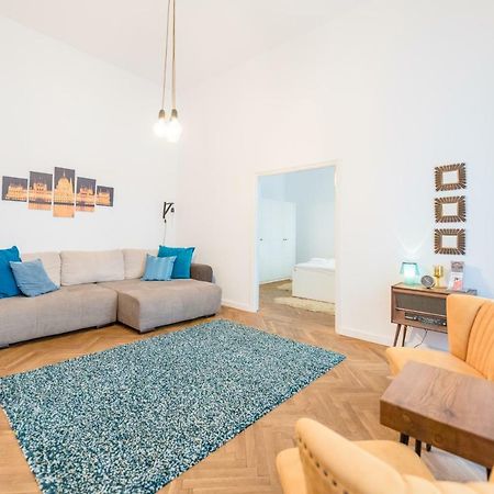 Oasis Apartments - Liberty Square Budapest Kültér fotó