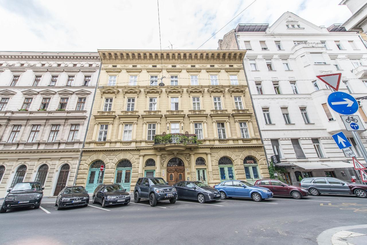Oasis Apartments - Liberty Square Budapest Kültér fotó
