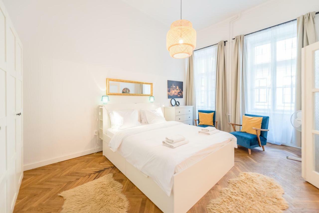 Oasis Apartments - Liberty Square Budapest Kültér fotó