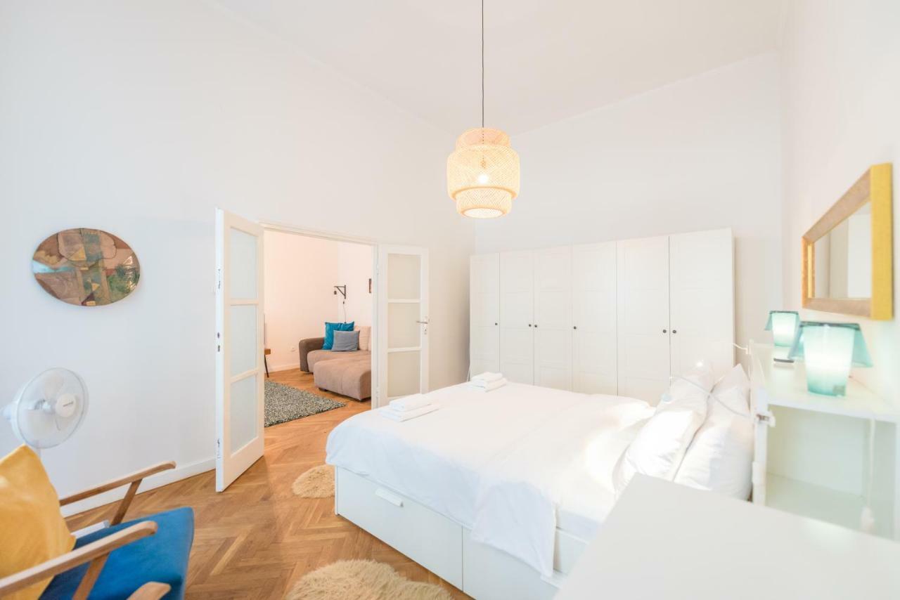 Oasis Apartments - Liberty Square Budapest Kültér fotó