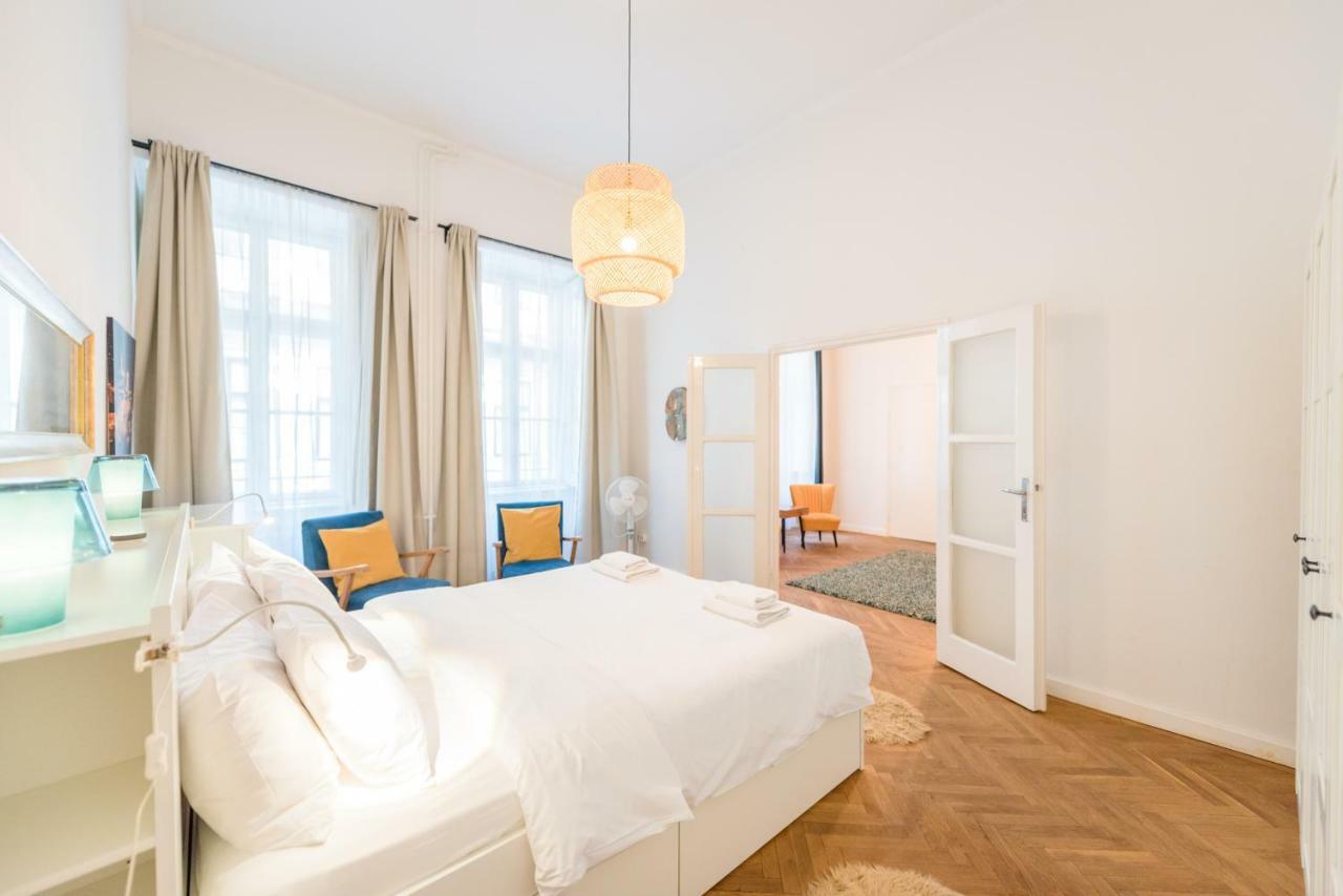 Oasis Apartments - Liberty Square Budapest Kültér fotó