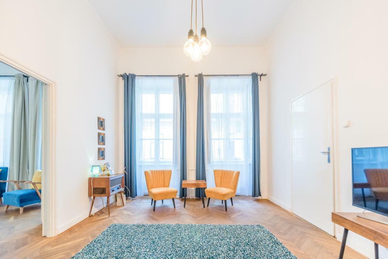 Oasis Apartments - Liberty Square Budapest Kültér fotó