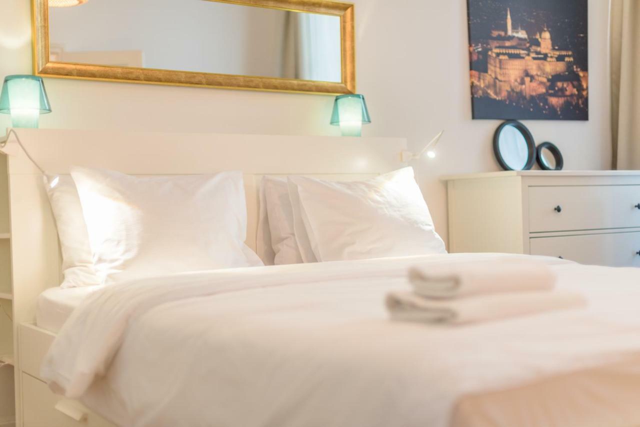 Oasis Apartments - Liberty Square Budapest Kültér fotó