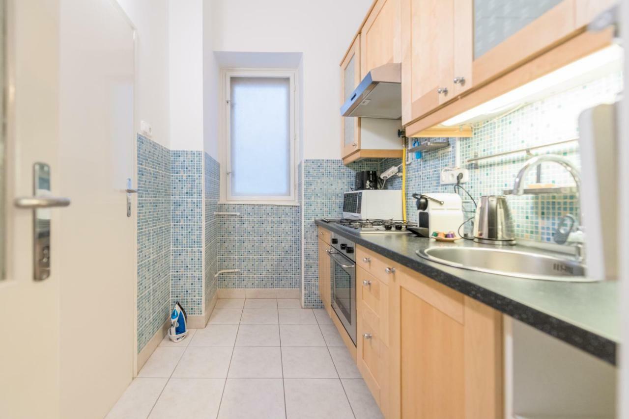Oasis Apartments - Liberty Square Budapest Kültér fotó