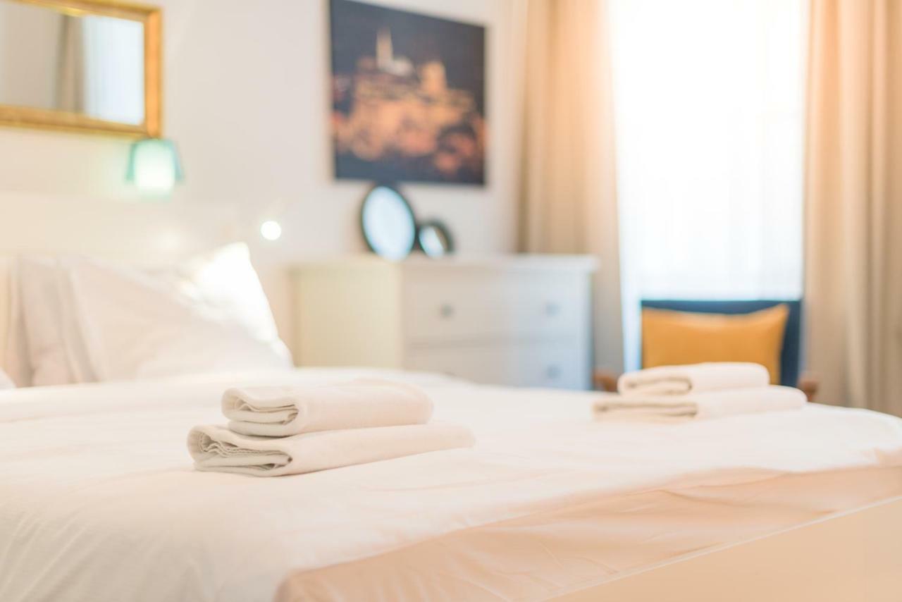 Oasis Apartments - Liberty Square Budapest Kültér fotó